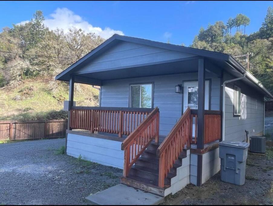 Villa New, Fun-Size Benbow House! Garberville Esterno foto